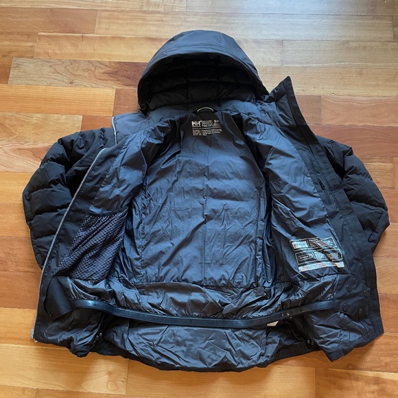 Helly Hansen Women's Black Ski Jacket (LIKE NEW) - Picture 2 of 11